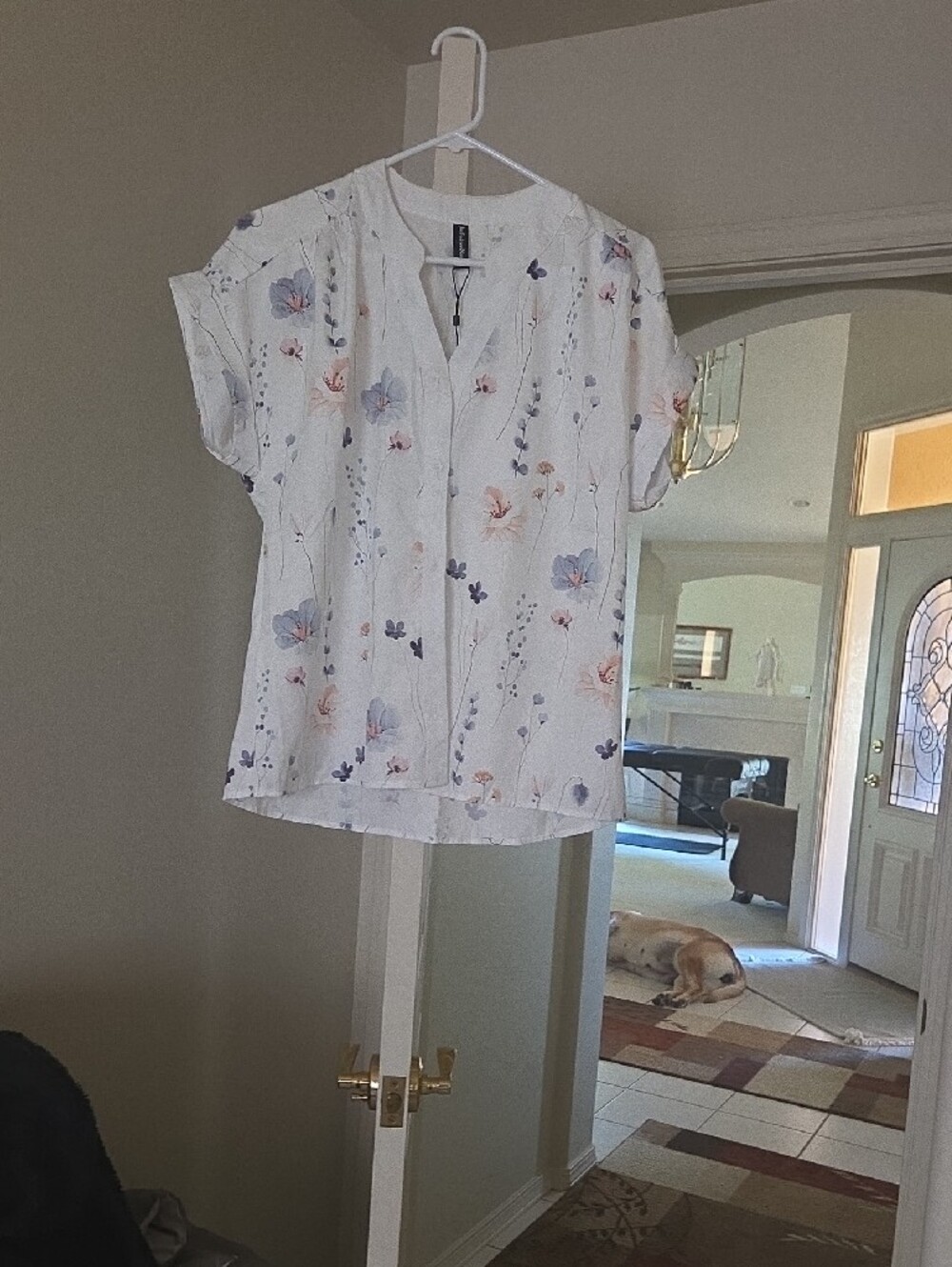 Women's White Floral Short-Sleeve Button Blouse